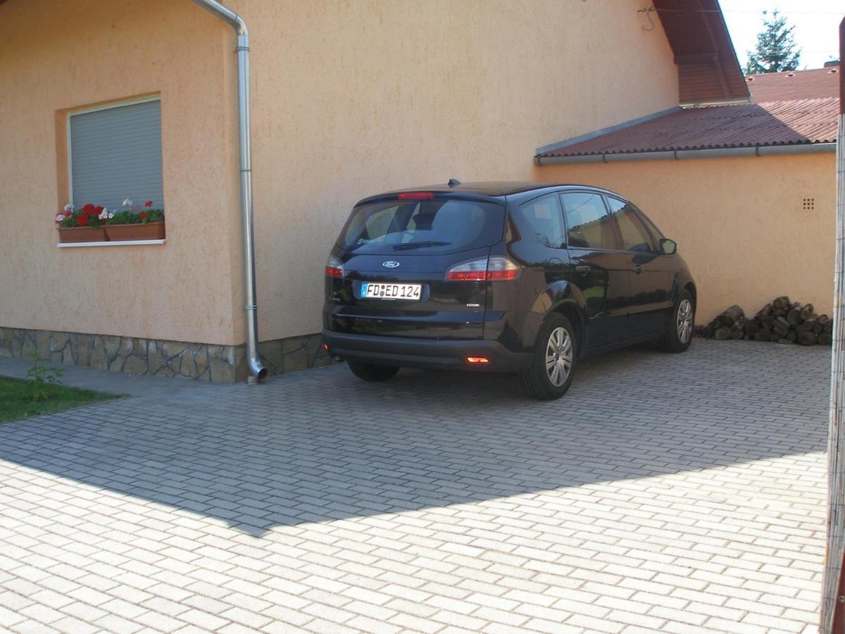 Holiday Home In Balatonkeresztur 19455 Exterior photo
